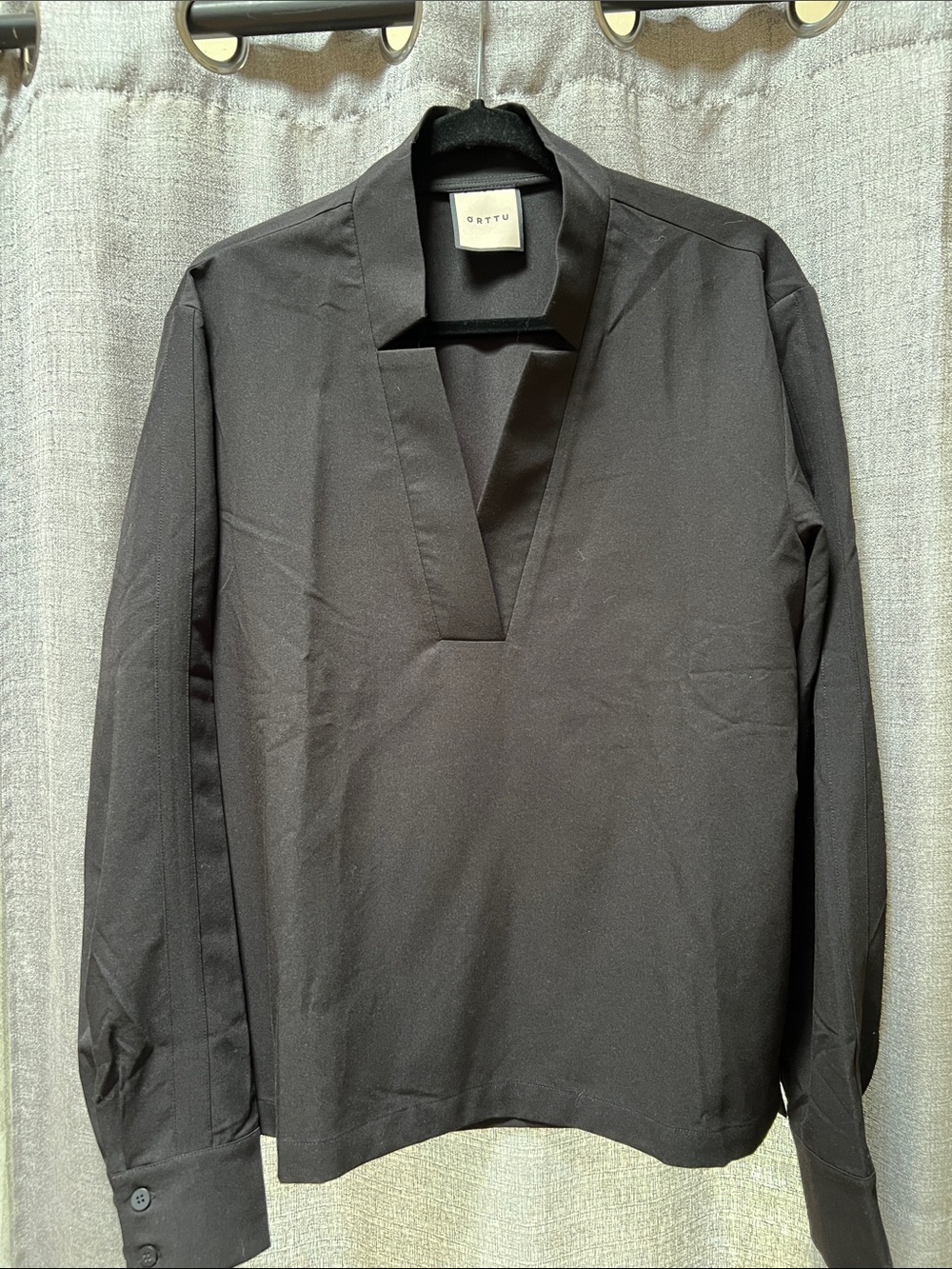 Orttu Star Neck Shirt